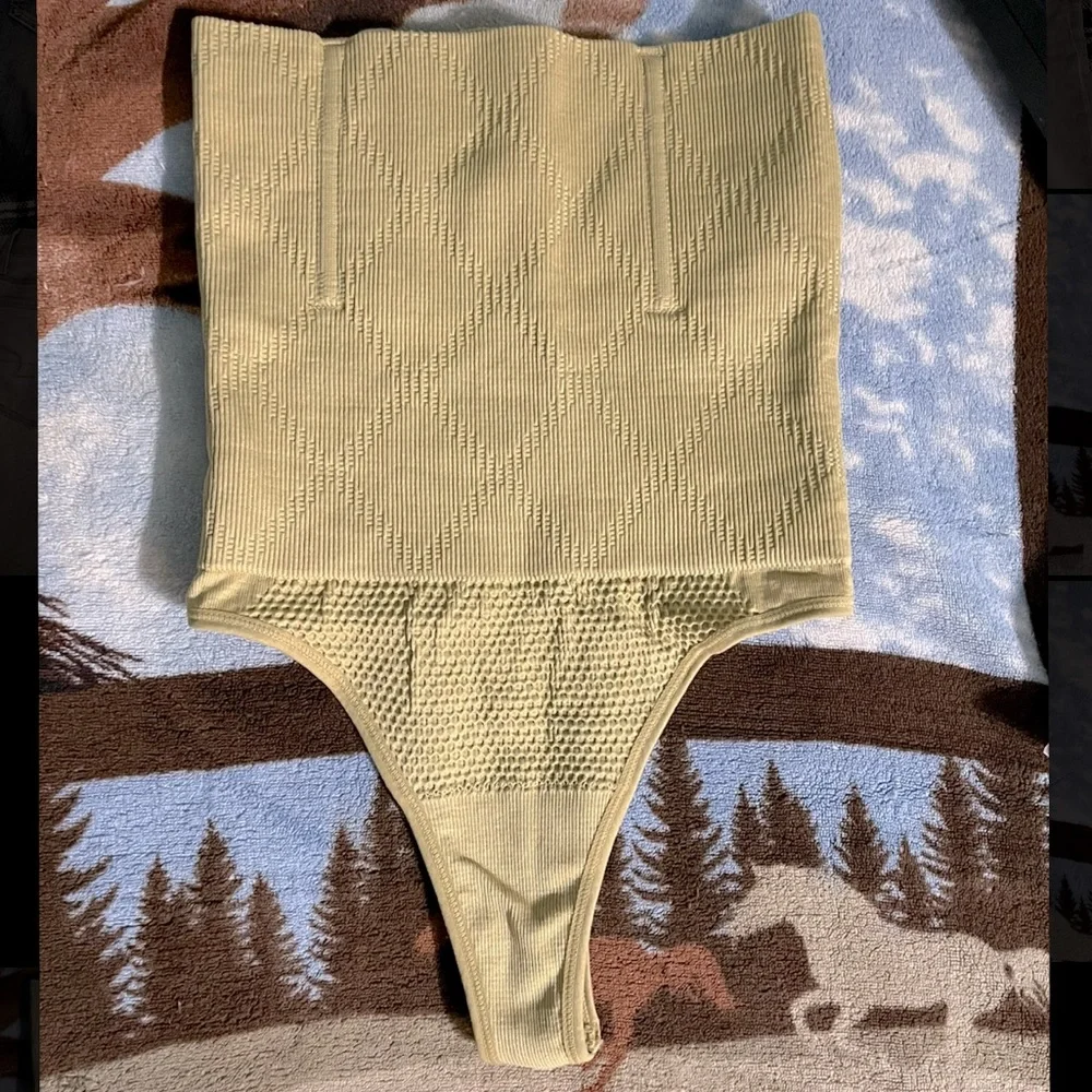 Shapewear - Picture 1 of 4